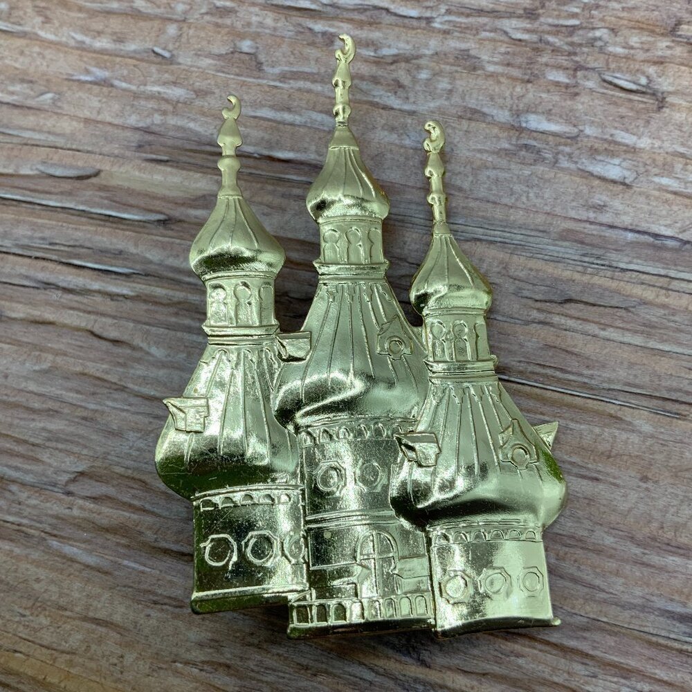 St. Basil Cathedral Russian Vintage Gold Tone Brooch Pin